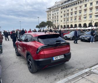 Κουμαντζιάς Α.Ε. πώληση και επισκευή επιβατικών και επαγγελματικών οχημάτων.