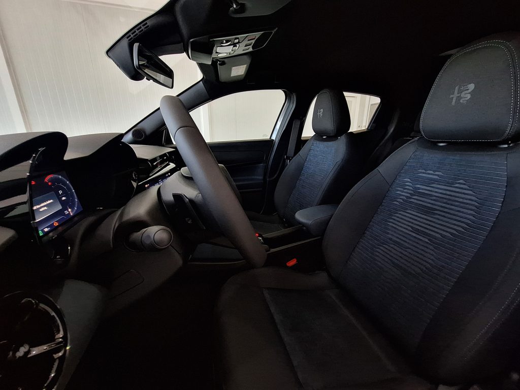Alfa Romeo Junior Ibrida Hybrid 145 Hp Auto LED Core 4 Χρόνια Εγγύηση & Οδική