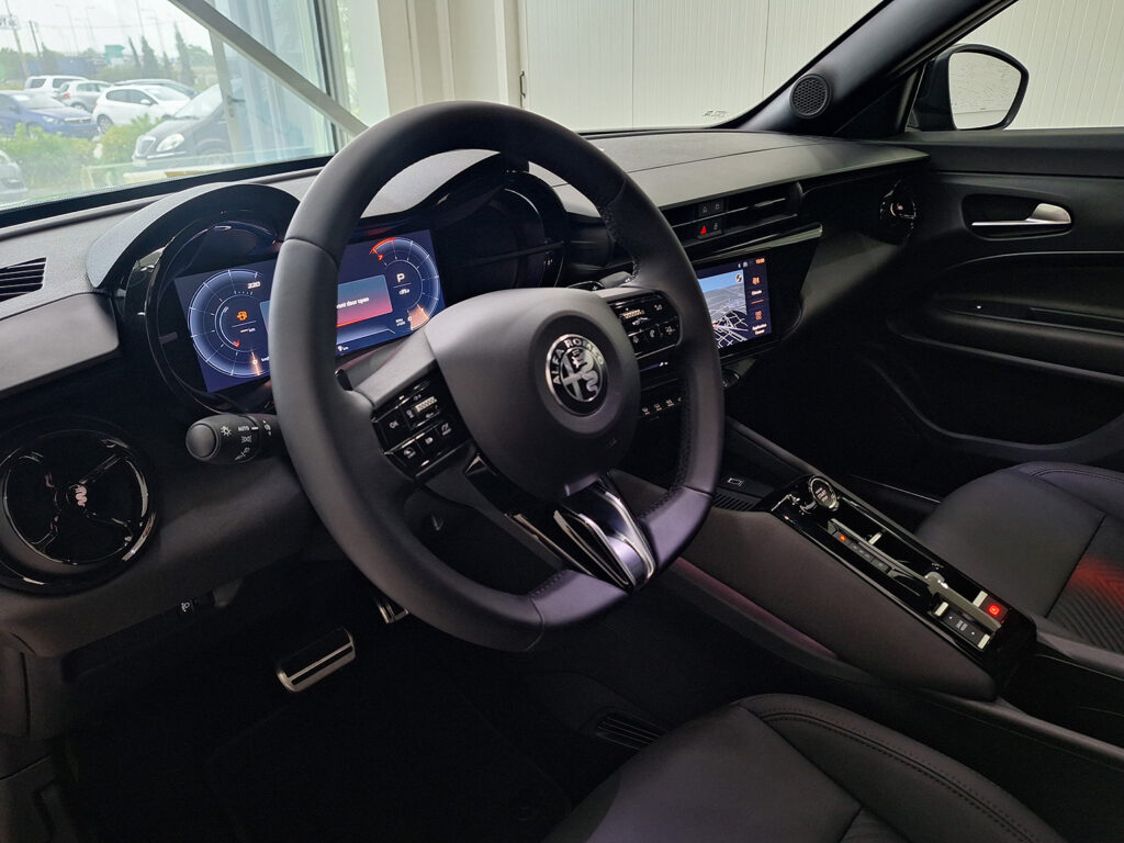 Alfa Romeo Junior 2026 Ibrida Ti 145Hp Auto Navi LED 8 Χρόνια Εγγύηση & Οδική
