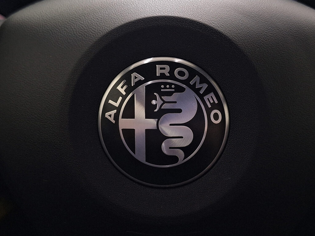 Alfa Romeo Junior 2026 Ibrida Ti 145Hp Auto Navi LED 8 Χρόνια Εγγύηση & Οδική